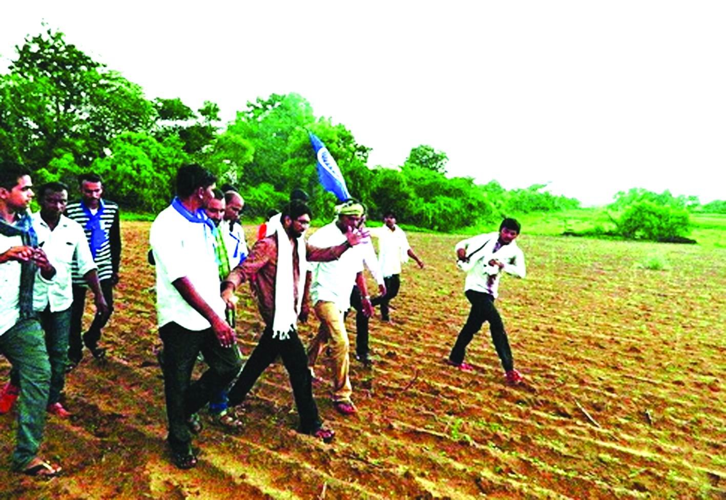 જીજ્ઞેશ મેવાણીના નેતૃત્વમાં ગુજરાતમાં દલિતોને  ફાળવવામાં આવેલી દાયકાઓ જૂની જમીન પરત મળી