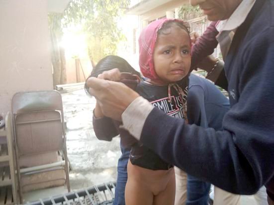 પાલનપુરમાં ચાર વર્ષની બાળકી ગટરમાં ખાબકી : લોકોએ રેસ્કયુ કરી બચાવી