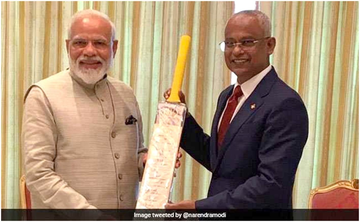 PM મોદીએ ટીમ ઇન્ડિયાના હસ્તાક્ષરવાળું બેટ માલદીવના રાષ્ટ્રપતિ સોલિહને ભેટમાં આપ્યું