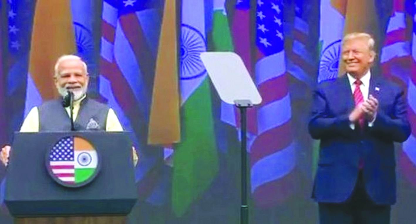 નિયમ અને વ્યવહાર : PM મોદી અમેરિકામાં આઠ ભારતીય ભાષા બોલ્યા, પણ દેશમાં તેમનો પક્ષ માત્ર હિન્દી ઇચ્છે છે