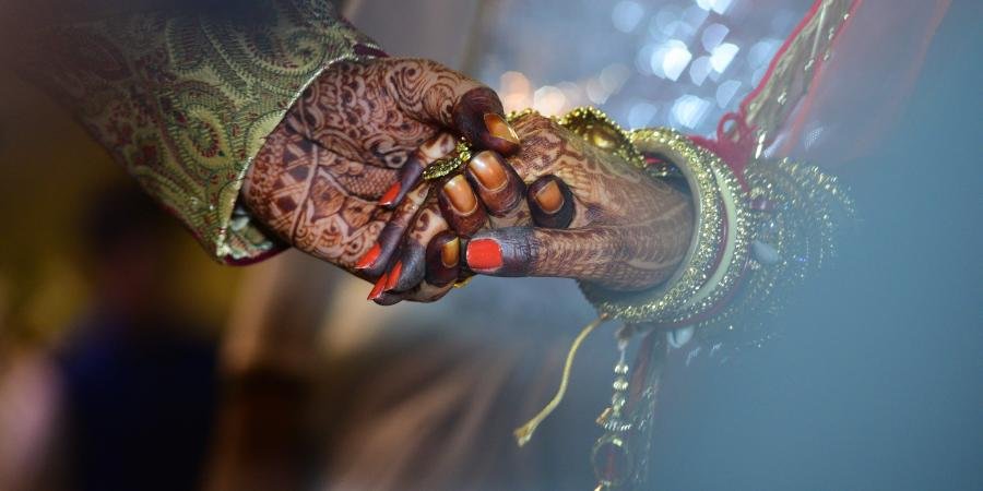 હિંદુ-મુસ્લિમ યુગલોને હેરાન કરવા જમણેરી કાર્યકરો હવે તેમના લગ્ન દસ્તાવેજોનો દુરૂપયોગ કરી રહ્યા છે