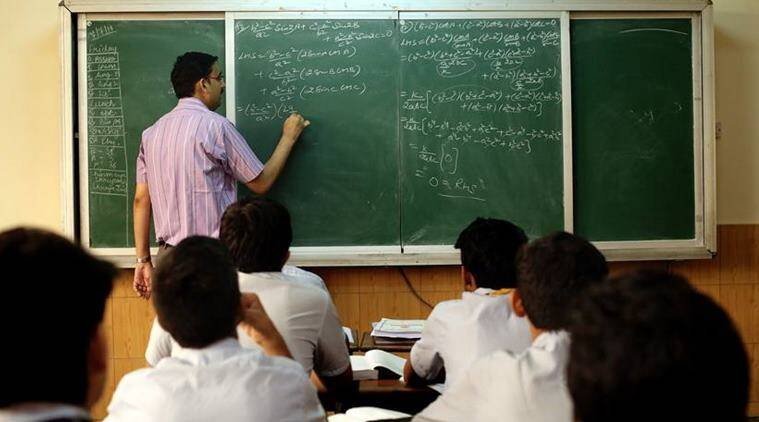 ગુજરાત માધ્યમિક-ઉચ્ચતર માધ્યમિક બોર્ડનો નિર્ણય કોરોનાને કારણે પરીક્ષાના માળખામાં કરાયો ફેરફાર ધો.૯થી ૧રના અભ્યાસક્રમમાં ૩૦ ટકાનો ઘટાડો